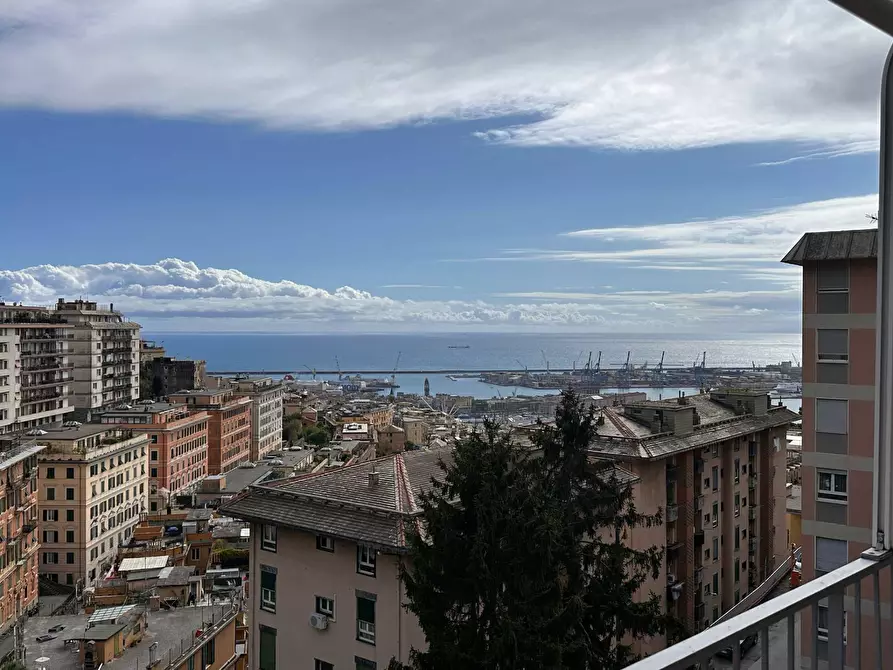 Immagine 16 di Appartamento in vendita  in Via Piaggio 18 a Genova