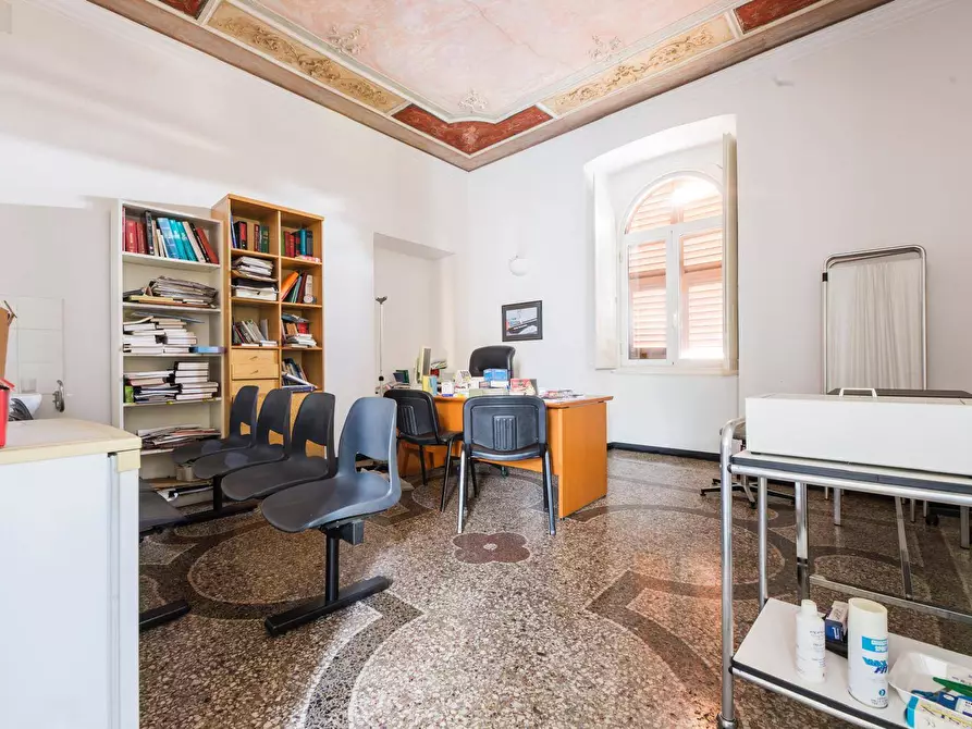 Immagine 23 di Appartamento in vendita  in corso ugo bassi a Genova