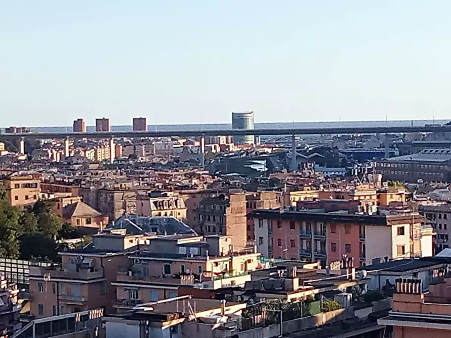 Immagine 2 di Appartamento in vendita  in Via Pierino Negrotto Cambiaso 22 a Genova