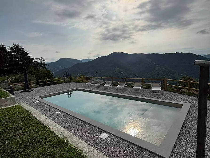 Immagine 30 di Casa semindipendente in vendita  in Via Costa Favareto 4 a Crocefieschi