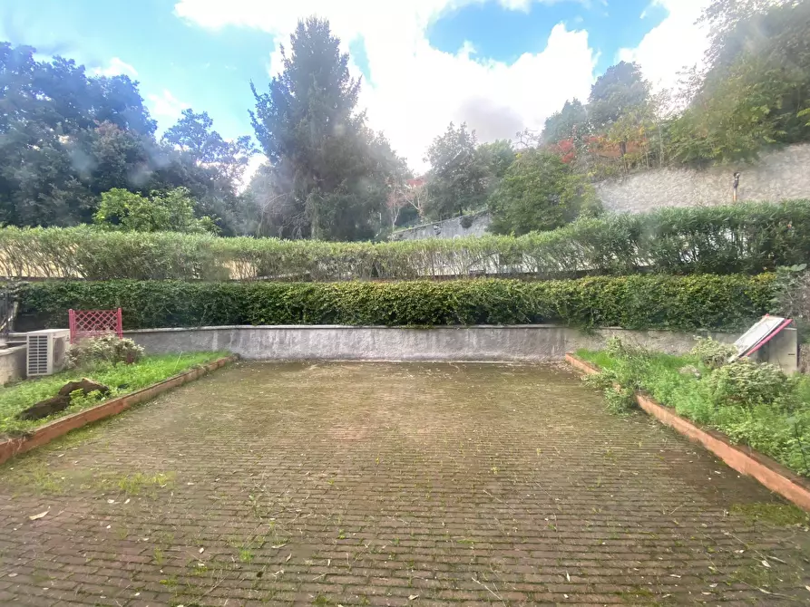 Immagine 13 di Locale commerciale in affitto  in Via Giordano a Genova