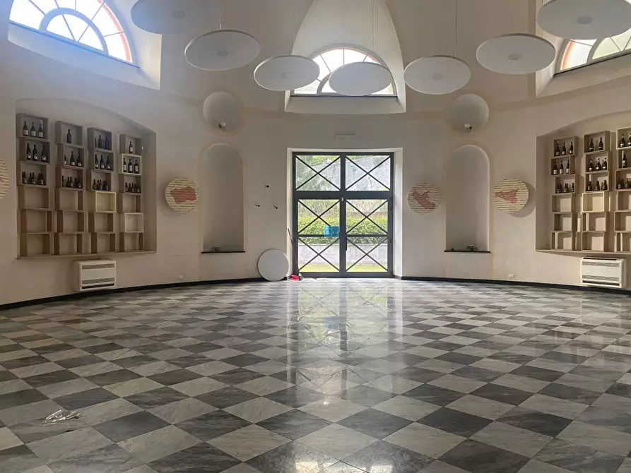 Immagine 22 di Locale commerciale in affitto  in Via Giordano a Genova