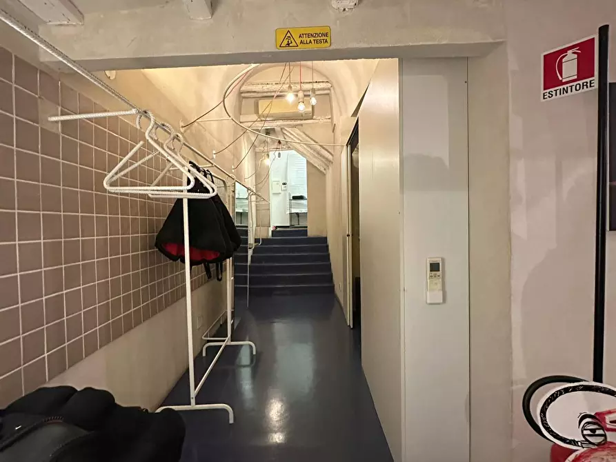 Immagine 4 di Attività commerciale in vendita  in Via Canneto il lungo a Genova