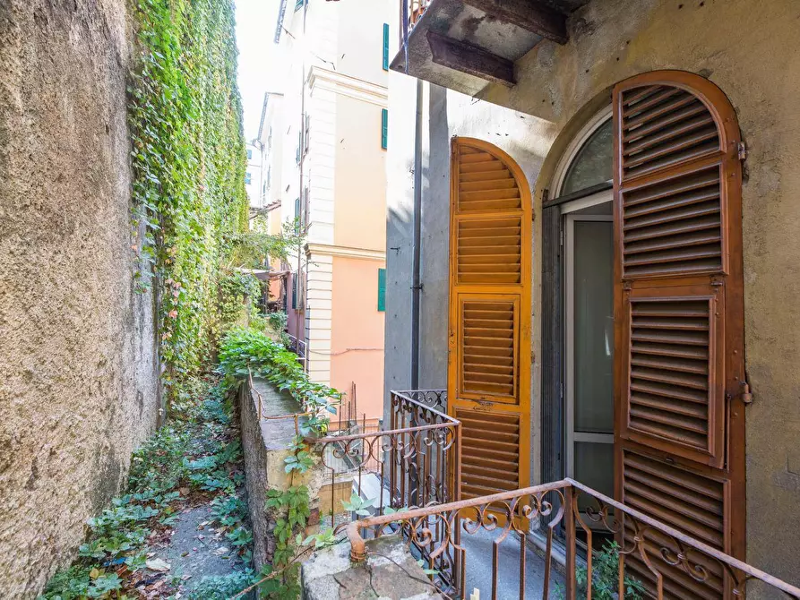 Immagine 11 di Appartamento in vendita  in corso ugo bassi a Genova