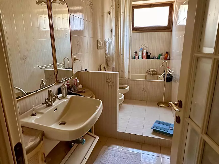 Immagine 6 di Appartamento in vendita  in via finale 11 a Genova