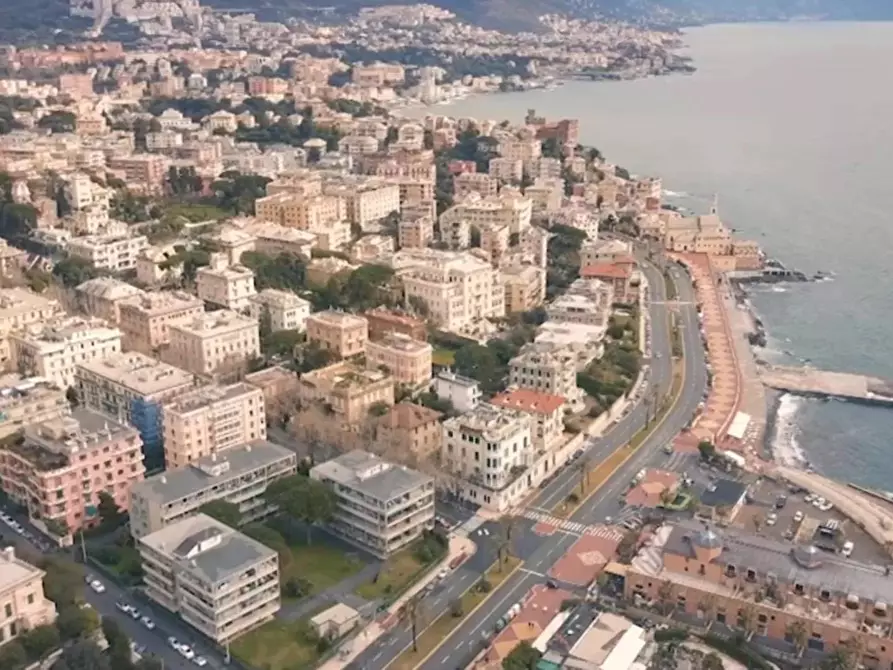 Immagine 1 di Appartamento in vendita  in VIA AMENDOLA a Genova