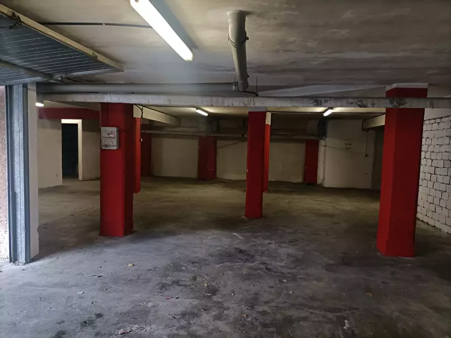 Immagine 2 di Locale commerciale in affitto  in Via Trento a Genova