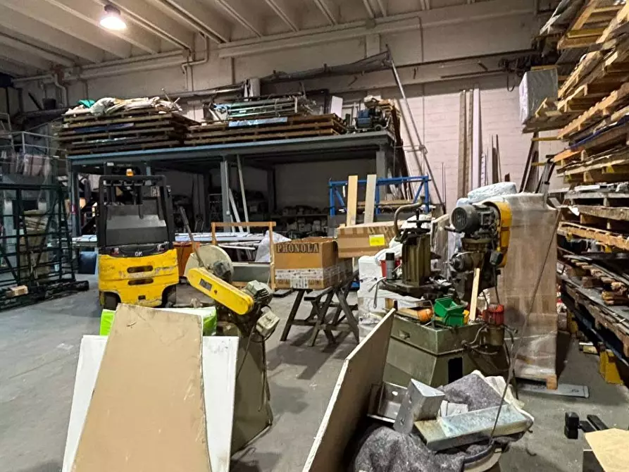 Immagine 6 di Capannone industriale in affitto  in Via Albisola a Genova