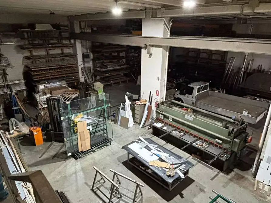 Immagine 12 di Capannone industriale in affitto  in Via Albisola a Genova