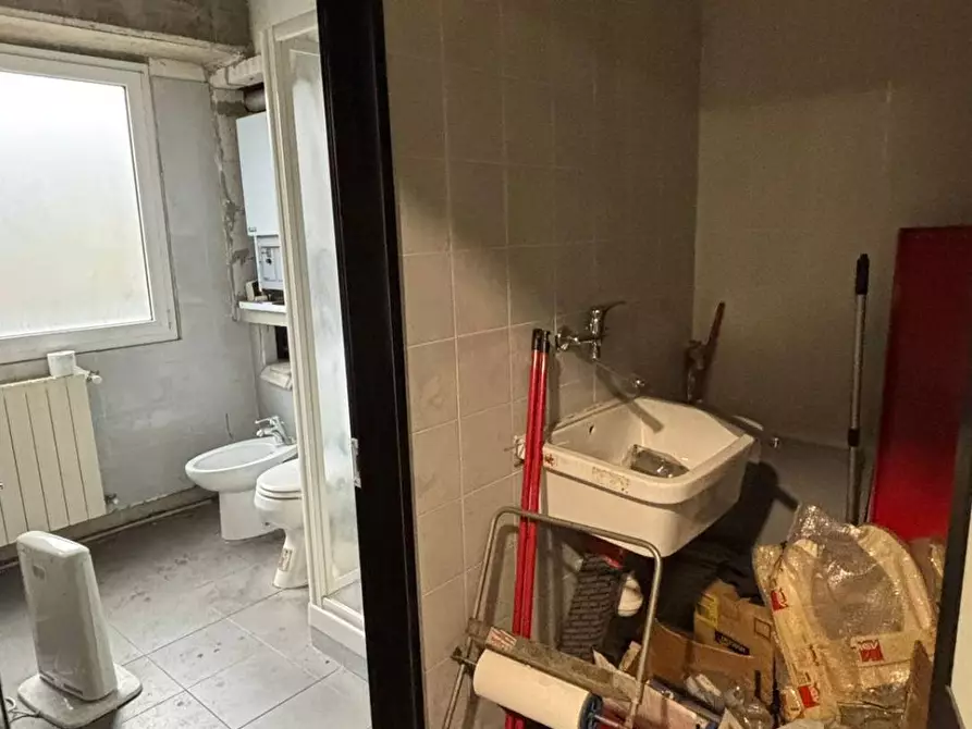 Immagine 14 di Capannone industriale in affitto  in Via Albisola a Genova