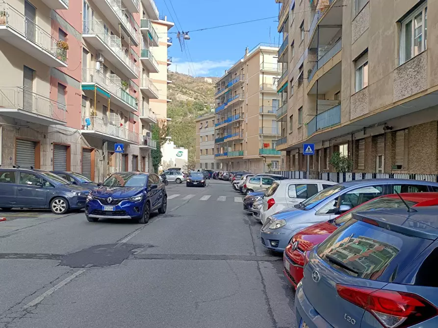 Immagine 14 di Appartamento in vendita  in via bari 33 a Genova