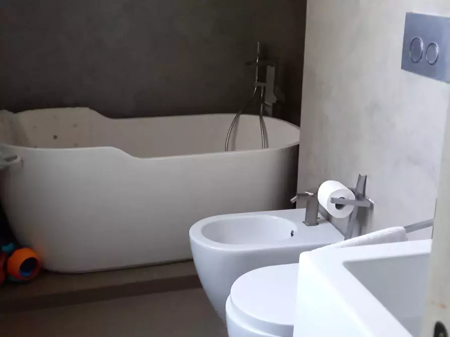 Immagine 13 di Villa in vendita  a Genova