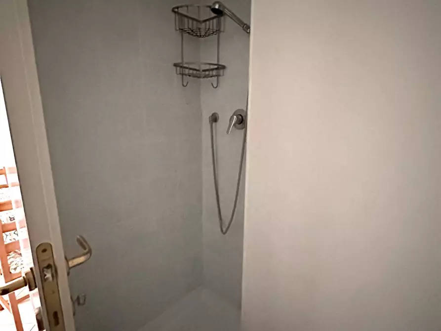 Immagine 16 di Casa indipendente in affitto  in Via Caiero a Genova