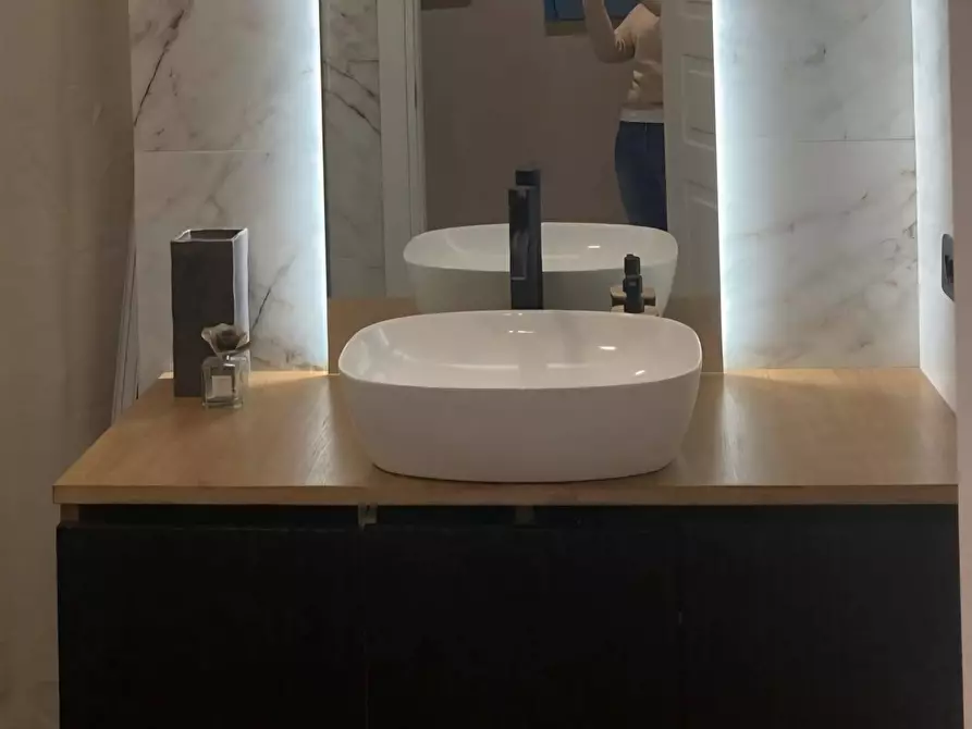 Immagine 3 di Appartamento in vendita  in foce 4 a Genova