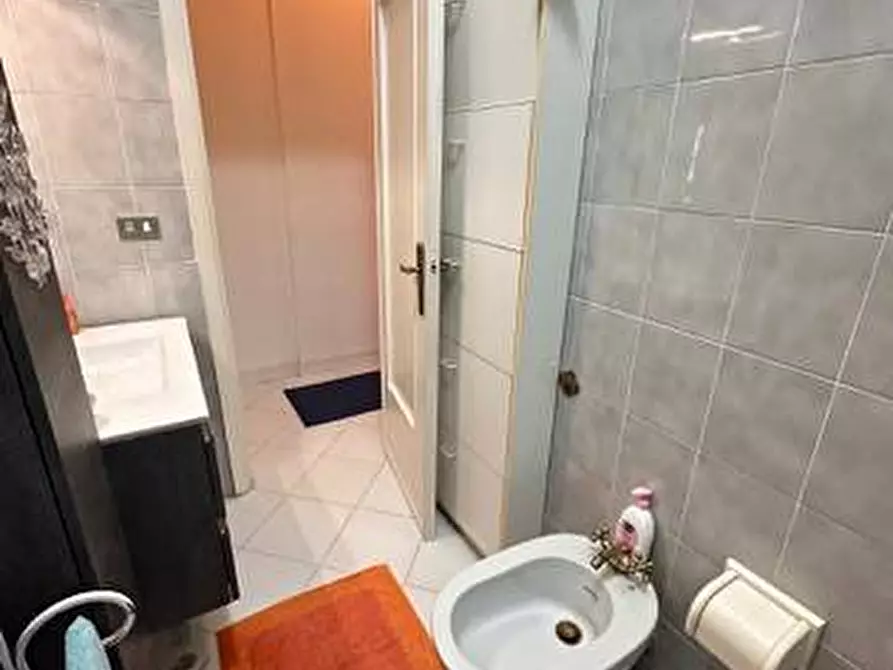 Immagine 10 di Appartamento in vendita  in Via Castagneto a Rapallo