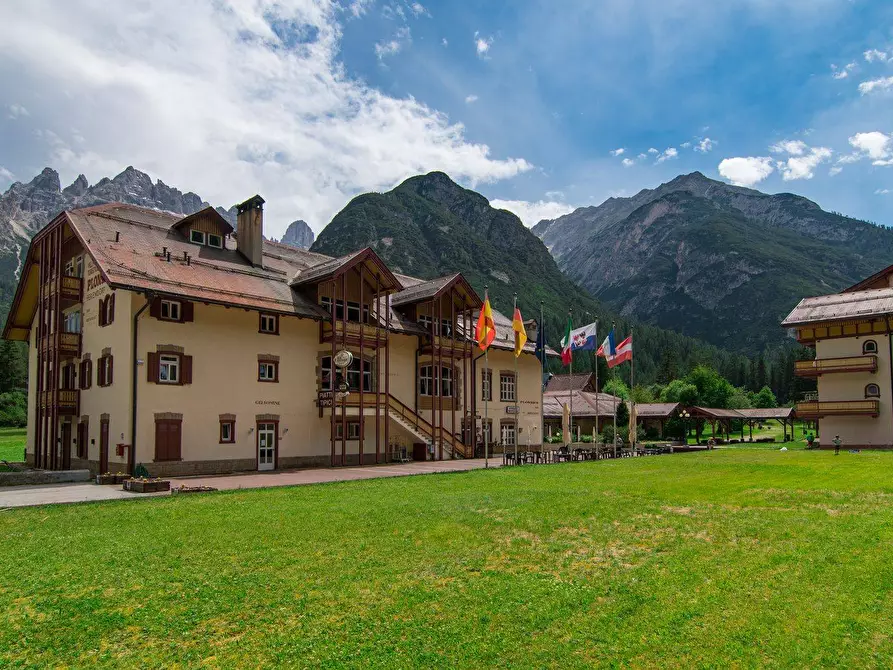 Immagine 2 di Appartamento in vendita  in Via Alemagna 1 a Dobbiaco .Toblach.