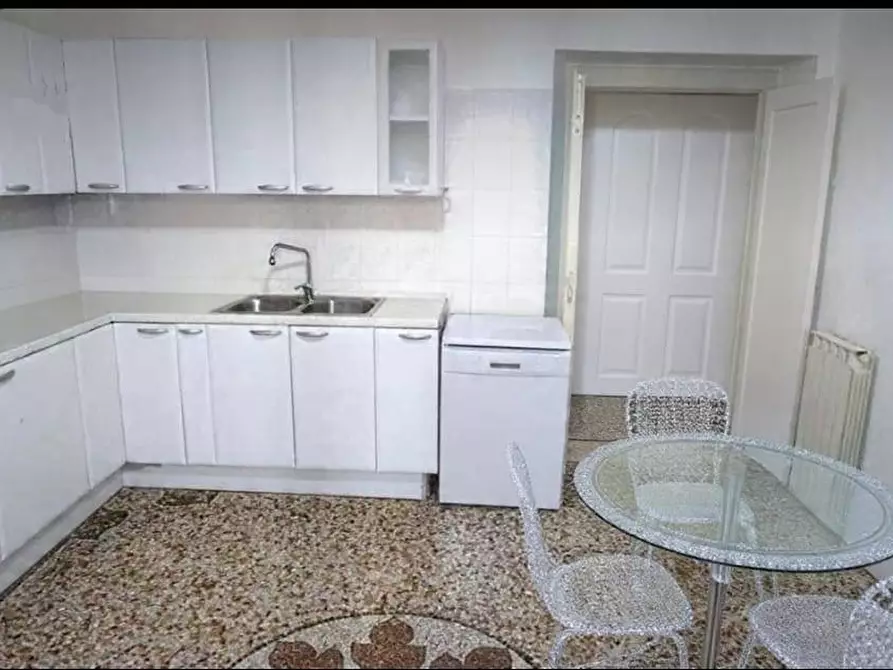 Immagine 1 di Appartamento in vendita  in via Nicolò Daste a Genova