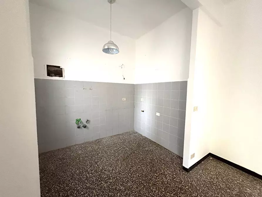 Immagine 3 di Appartamento in vendita  in Via Sestri 22 a Genova