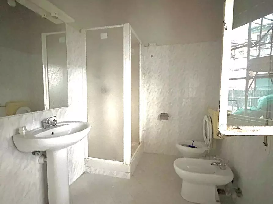 Immagine 4 di Appartamento in vendita  in Via Sestri 22 a Genova