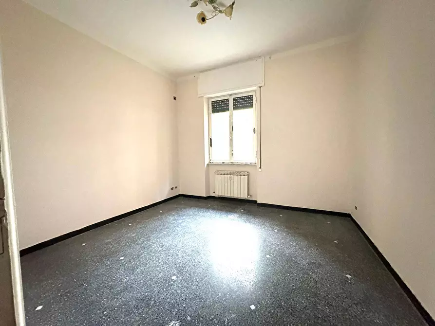 Immagine 6 di Appartamento in vendita  in Via Sestri 22 a Genova
