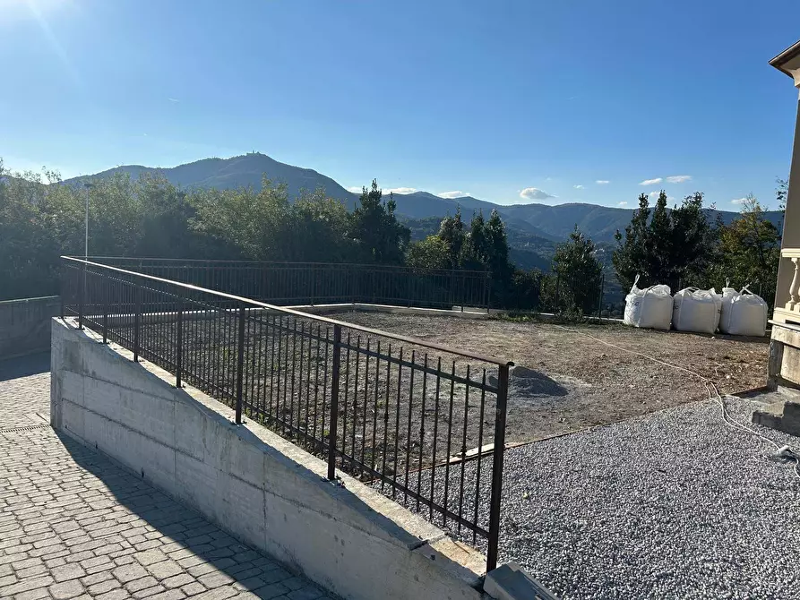 Immagine 10 di Appartamento in vendita  in Via Costa Favareto 4 a Crocefieschi