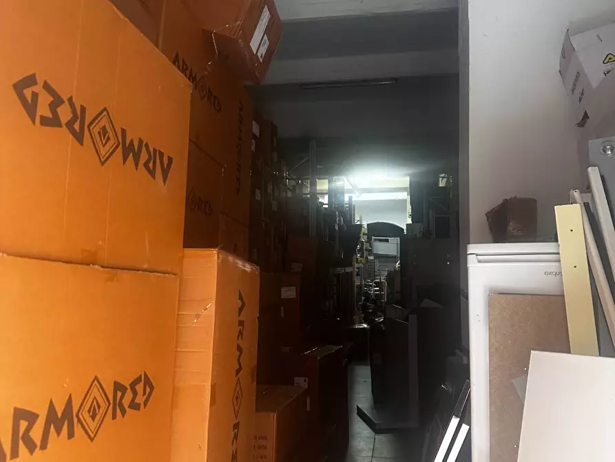 Immagine 3 di Locale commerciale in vendita  in Via Spinola Di San Pietro 6 a Genova