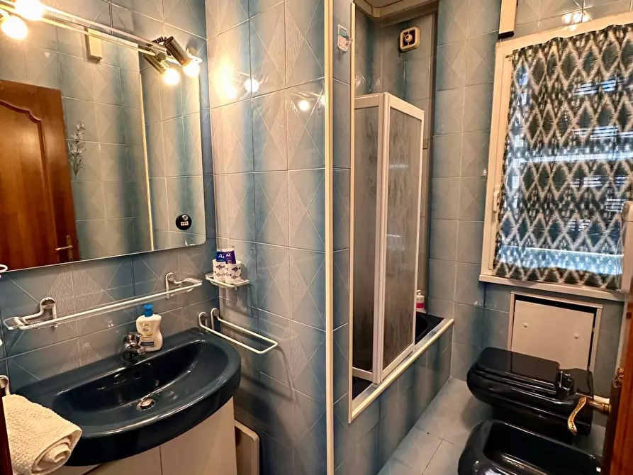 Immagine 5 di Appartamento in vendita  in Via Milano 40 a Genova