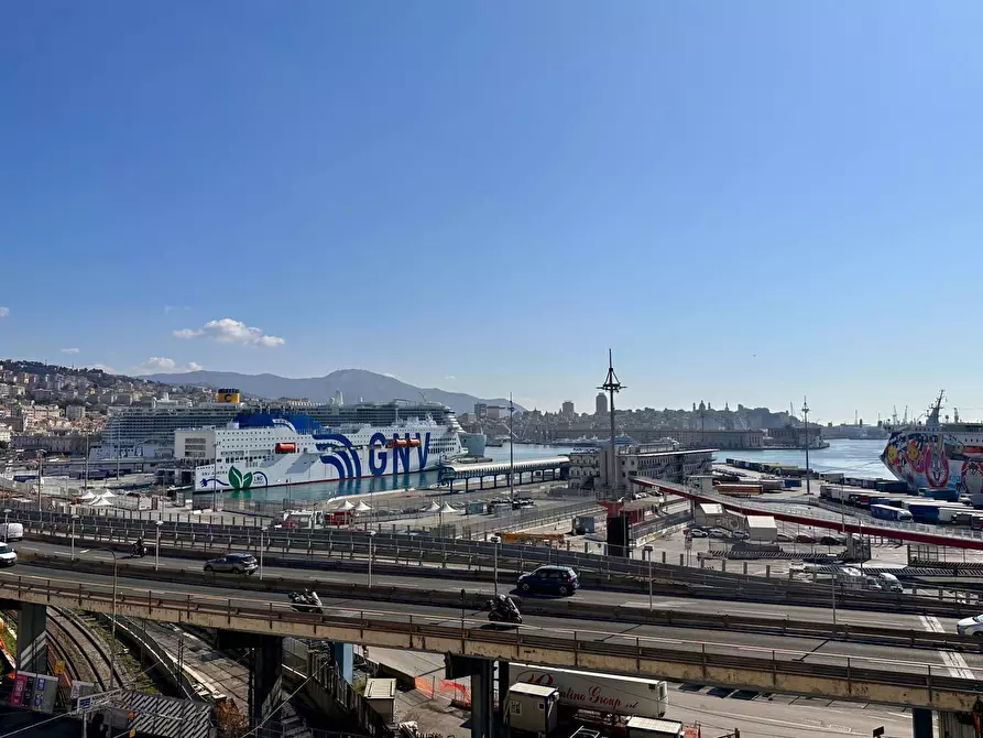Immagine 14 di Appartamento in vendita  in Via Milano 40 a Genova
