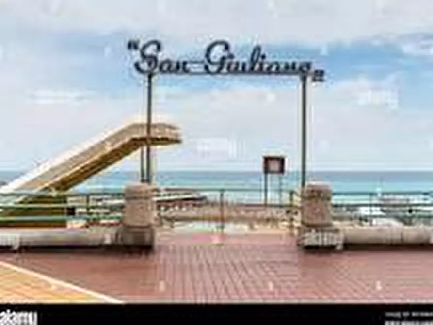 Immagine 3 di Appartamento in vendita  in Corso Italia 32 a Genova