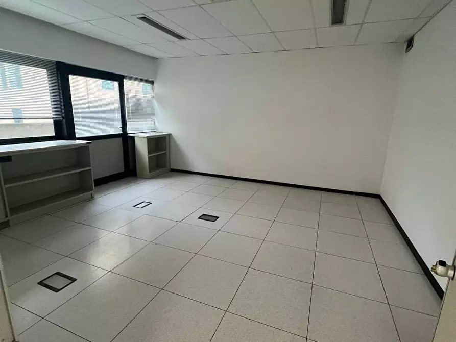 Immagine 8 di Ufficio in affitto  in Piazza Piccapietra 9 a Genova