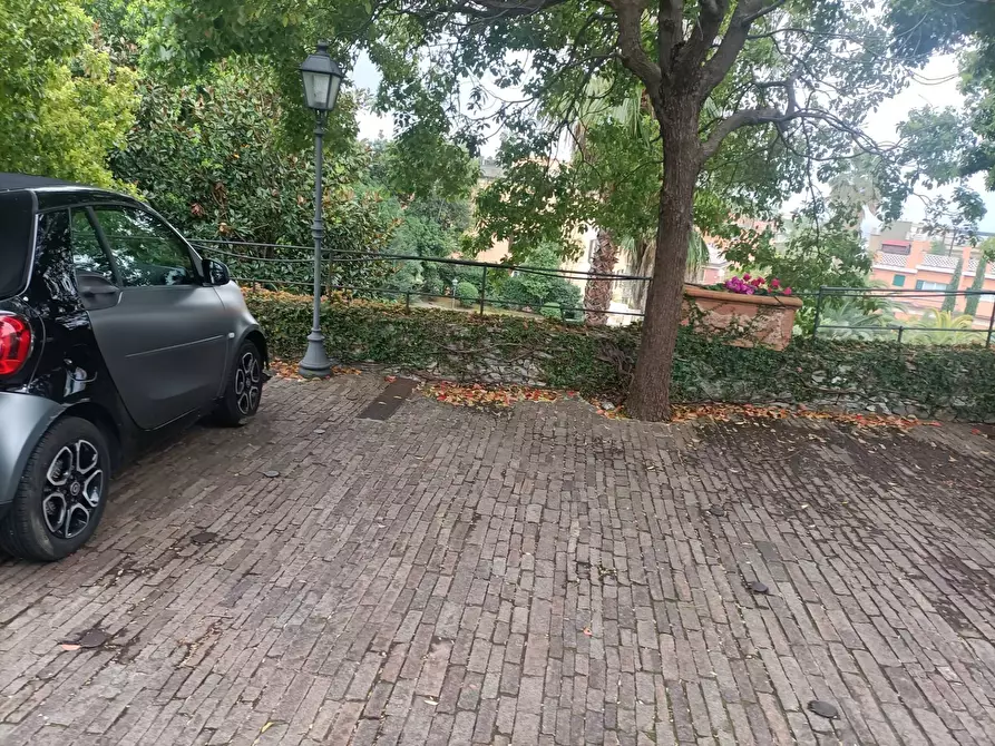 Immagine 41 di Villa in vendita  in Via Sforza a Genova