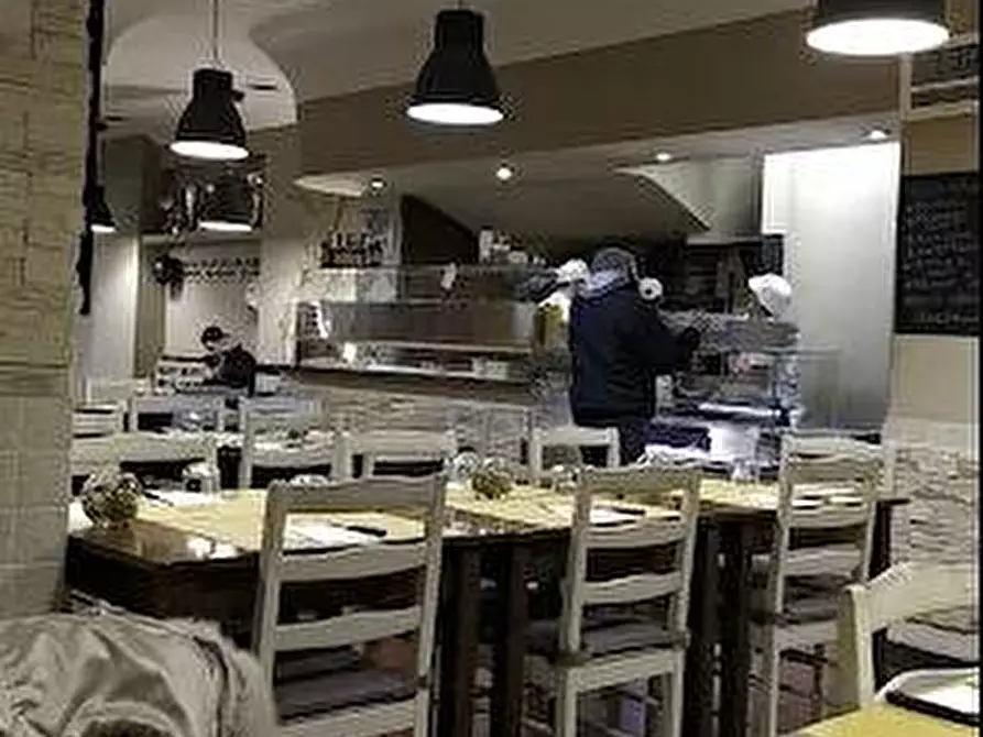 Immagine 2 di Locale commerciale in vendita  in Via Marco Sala 14R a Genova