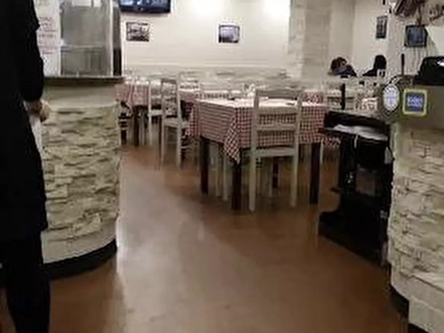 Immagine 11 di Locale commerciale in vendita  in Via Marco Sala 14R a Genova