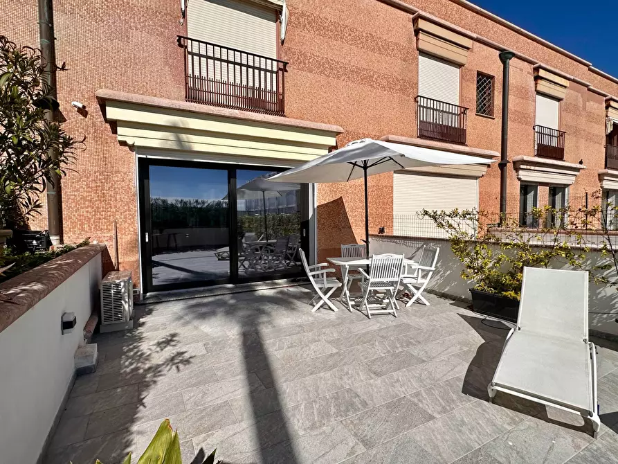 Immagine 3 di Appartamento in vendita  in Corso Italia 15 a Genova