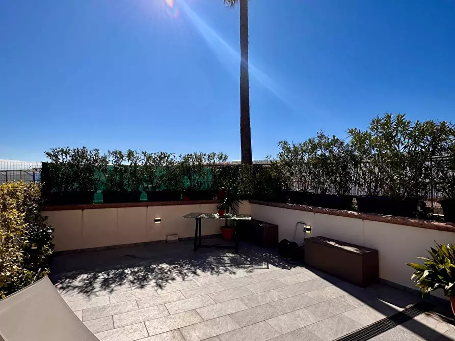 Immagine 5 di Appartamento in vendita  in Corso Italia 15 a Genova