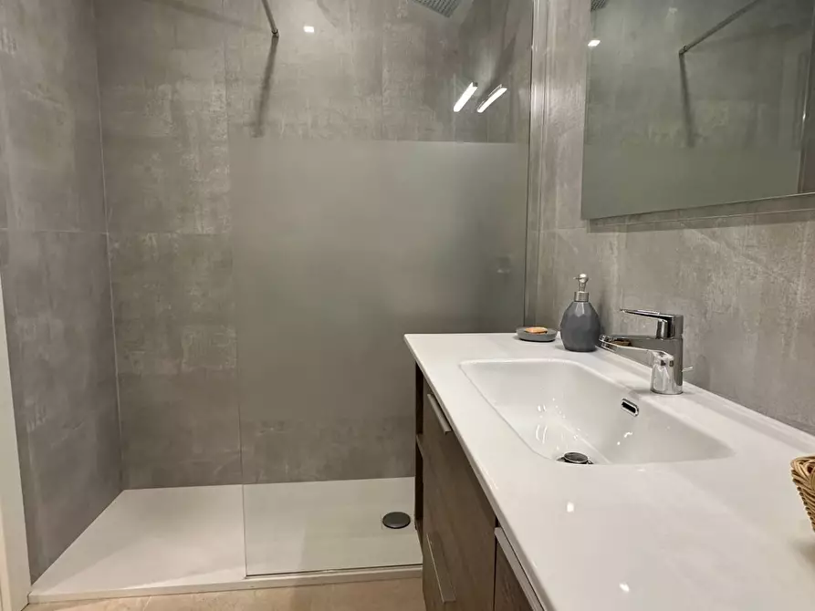 Immagine 15 di Appartamento in vendita  in Corso Italia 15 a Genova