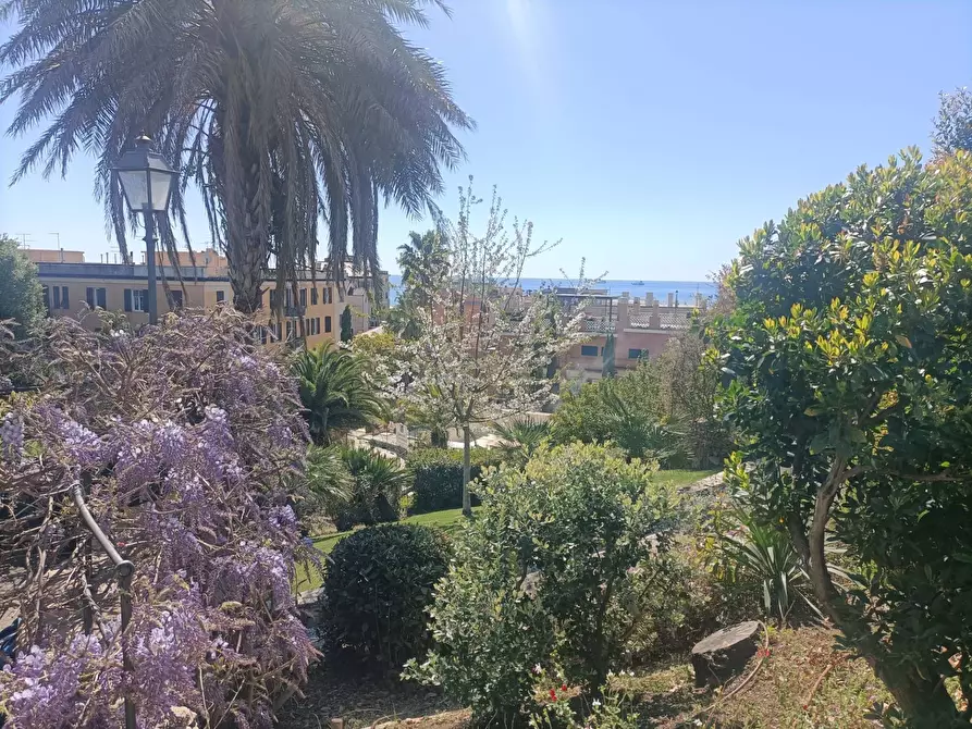 Immagine 56 di Villa in vendita  in Via Sforza a Genova