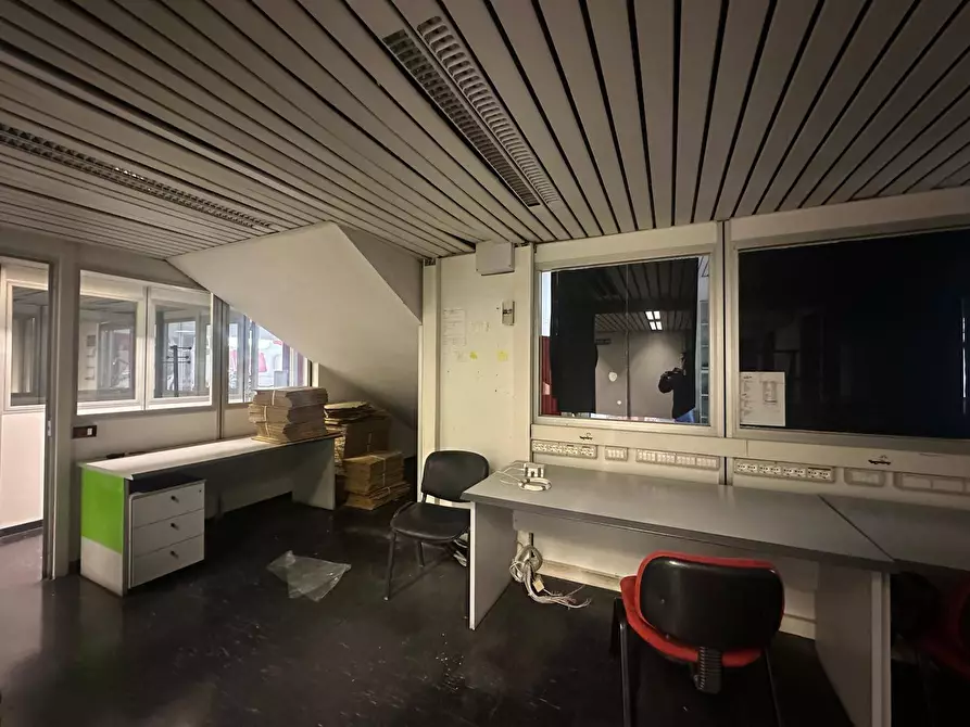 Immagine 11 di Magazzino   in Passo Ponte Carrega 62 a Genova