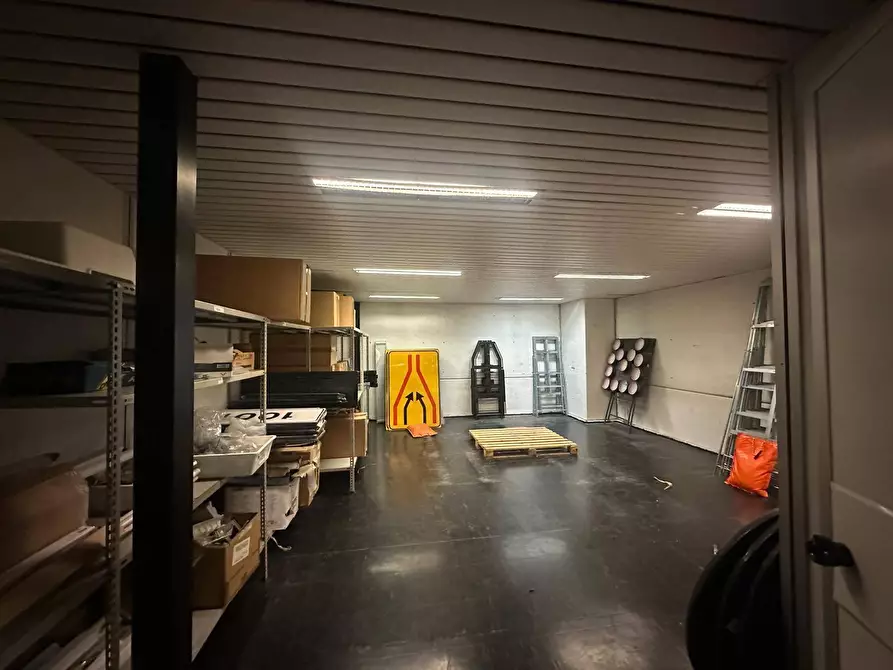 Immagine 13 di Magazzino   in Passo Ponte Carrega 62 a Genova