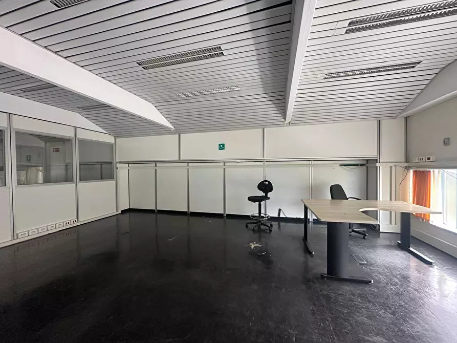 Immagine 15 di Magazzino   in Passo Ponte Carrega 62 a Genova