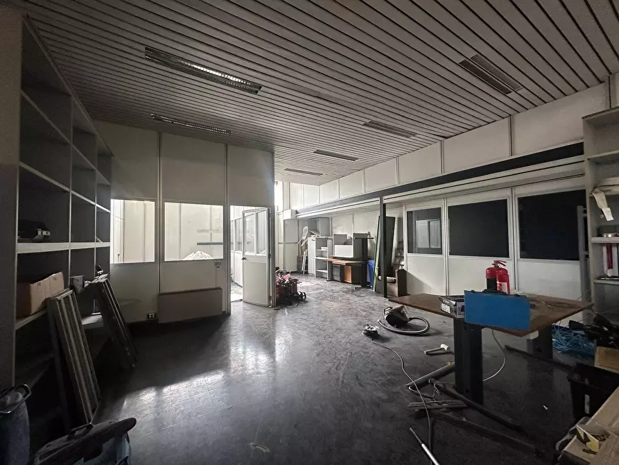 Immagine 17 di Magazzino   in Passo Ponte Carrega 62 a Genova