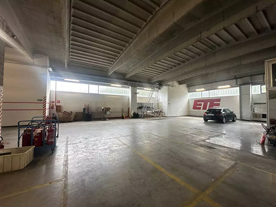 Immagine 18 di Magazzino   in Passo Ponte Carrega 62 a Genova