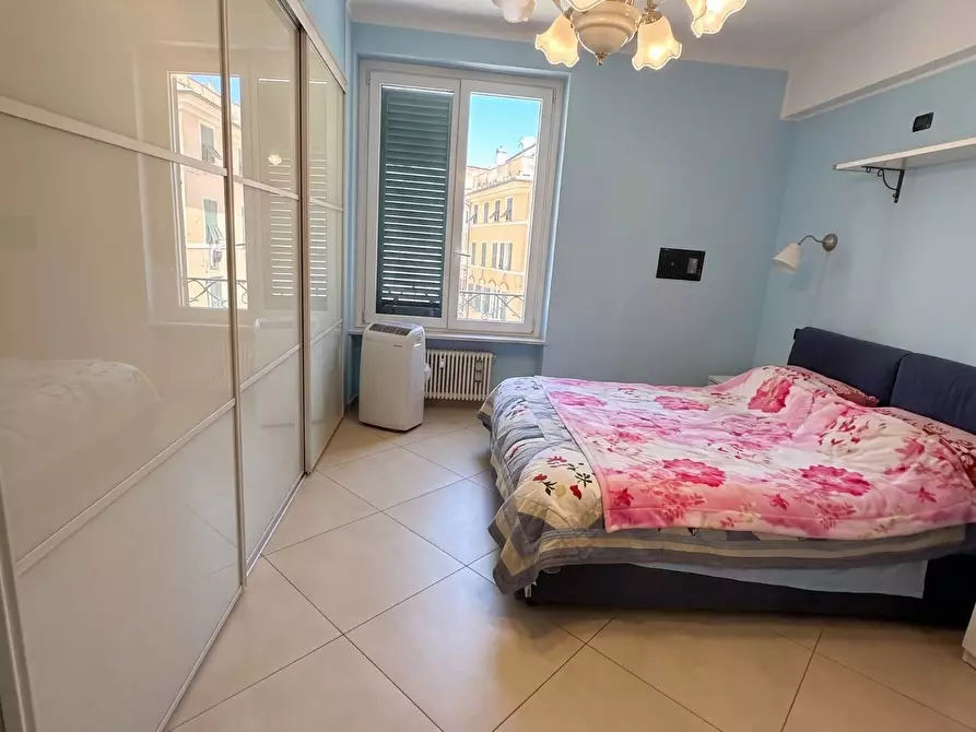 Immagine 8 di Appartamento in vendita  in Piazza De Marini 3 a Genova