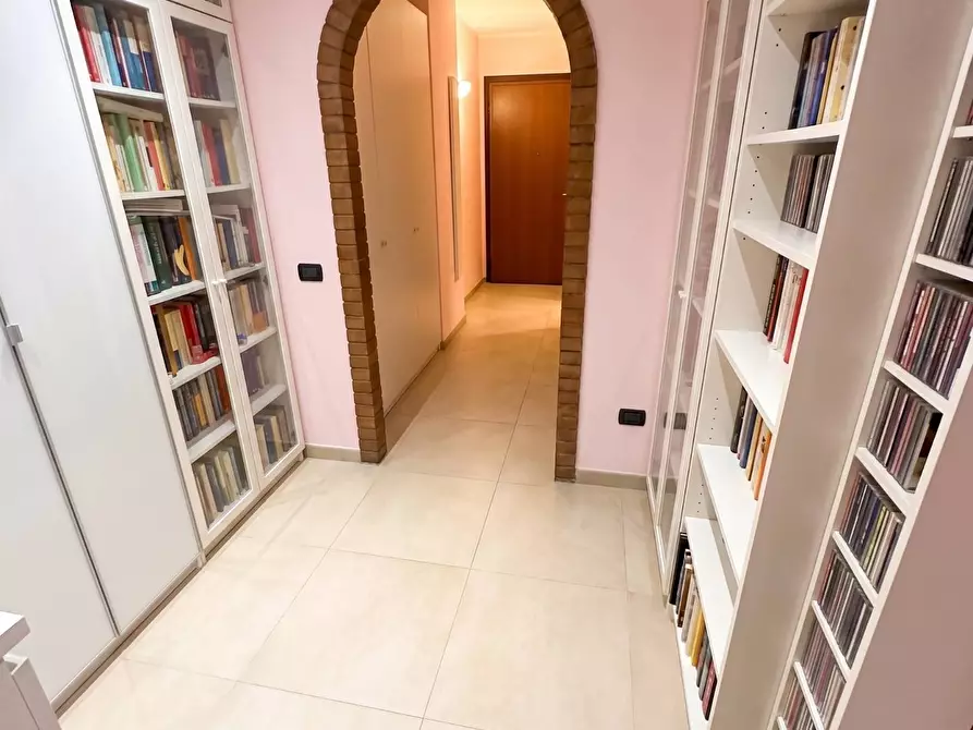 Immagine 2 di Appartamento in vendita  in Piazza De Marini 3 a Genova