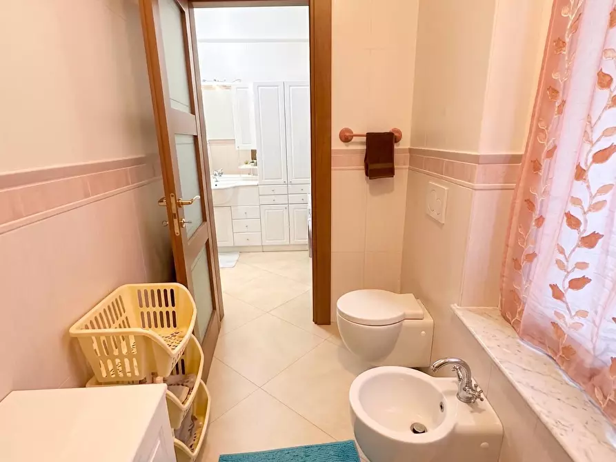 Immagine 14 di Appartamento in vendita  in Piazza De Marini 3 a Genova