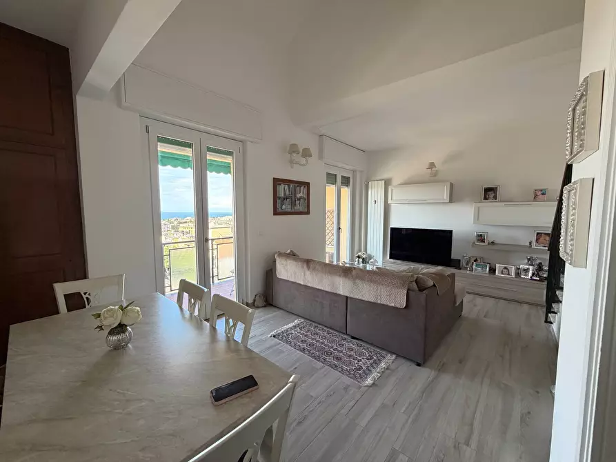 Immagine 26 di Appartamento in vendita  in Via Giuseppe Mendozza a Genova
