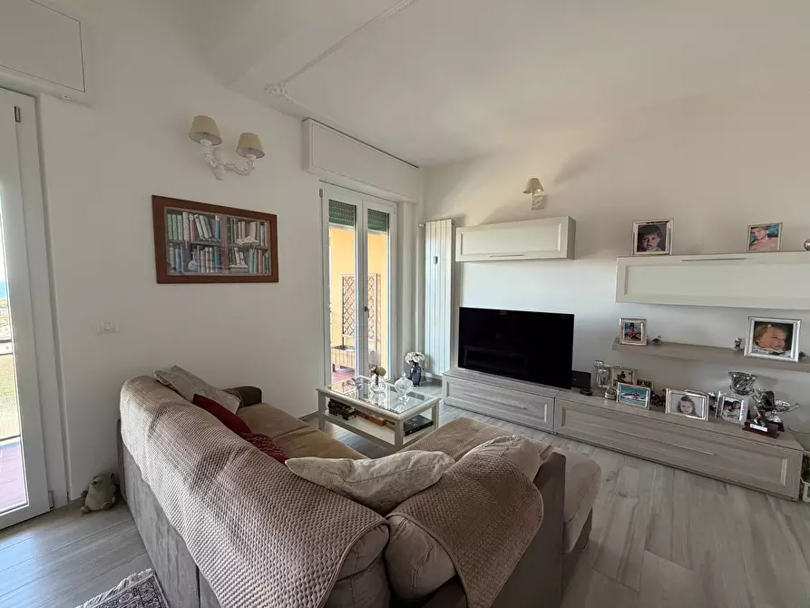 Immagine 4 di Appartamento in vendita  in Via Giuseppe Mendozza a Genova