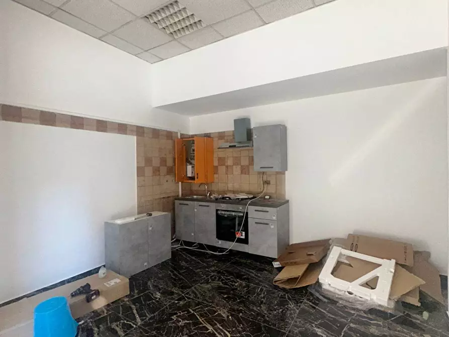 Immagine 5 di Negozio in affitto  in Via Assarotti 5R a Genova