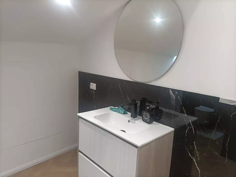 Immagine 11 di Appartamento in vendita  in Via Fiumara a Genova