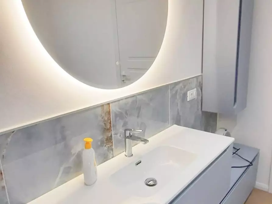 Immagine 32 di Appartamento in vendita  in Via Fiumara a Genova